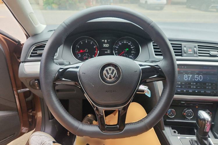Used Volkswagen Lamando 2017 230TSI DSG Fashion Edition Steering Wheel
