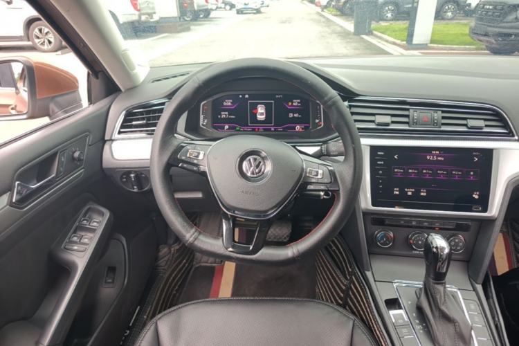 Used Volkswagen Lamando 2017 230TSI DSG Fashion Edition Steering Wheel