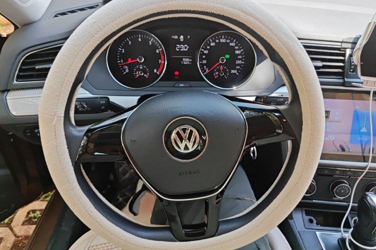 Used Volkswagen Lamando 2017 230TSI DSG Fashion Edition Steering Wheel