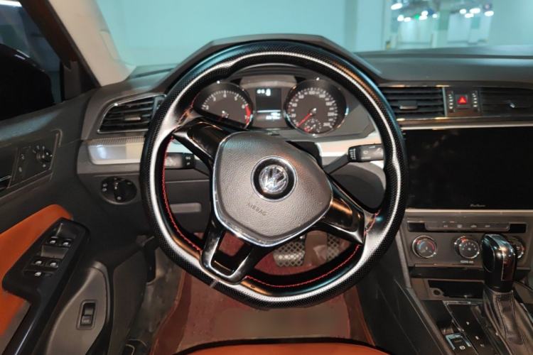 Used Volkswagen Lamando 2017 230TSI DSG Fashion Edition Steering Wheel