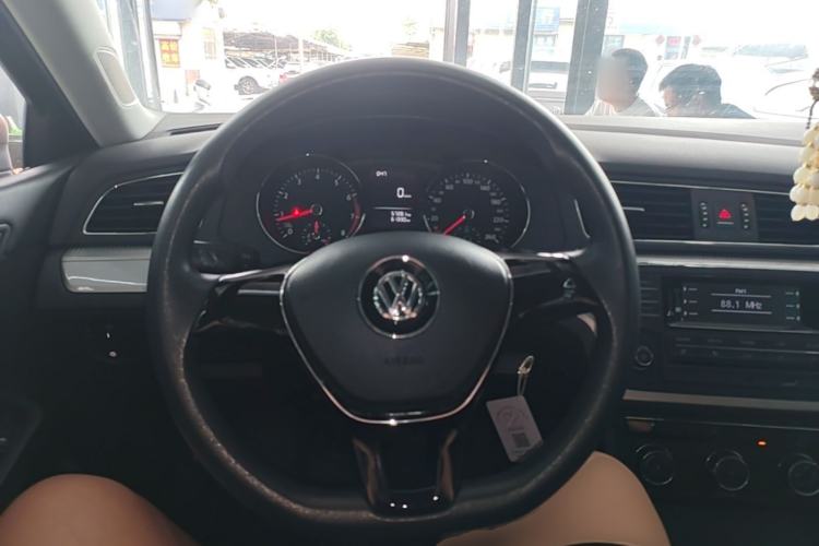 Used Volkswagen Lamando 2017 230TSI Manual Trend Edition Steering Wheel