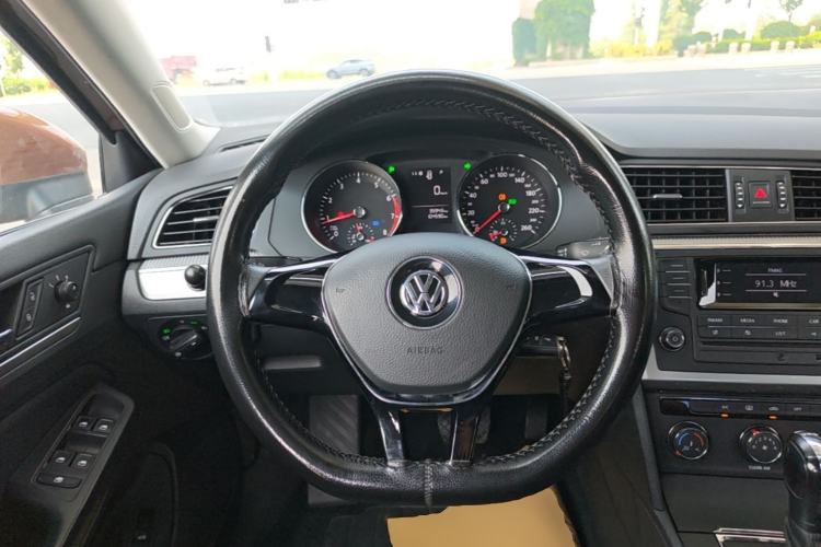Used Volkswagen Lamando 2017 230TSI DSG Fashion Edition Steering Wheel