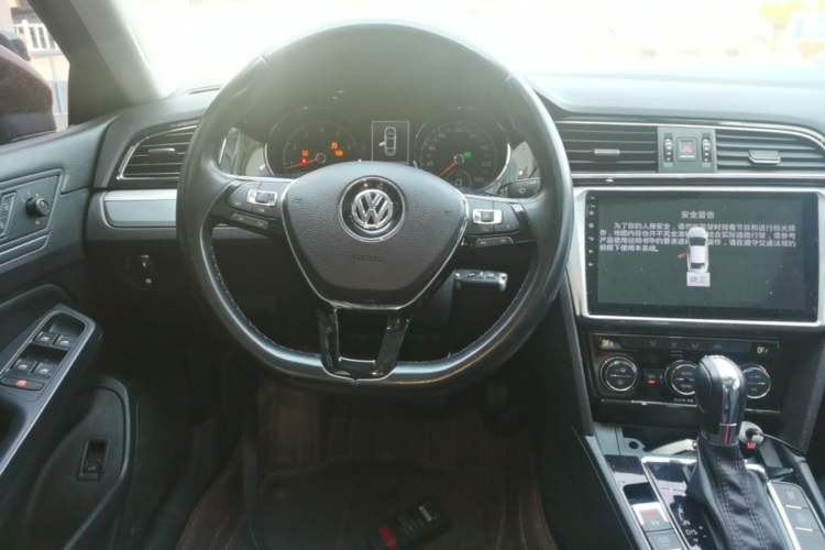 Used Volkswagen Lamando 2017 280TSI DSG Comfort Edition Steering Wheel