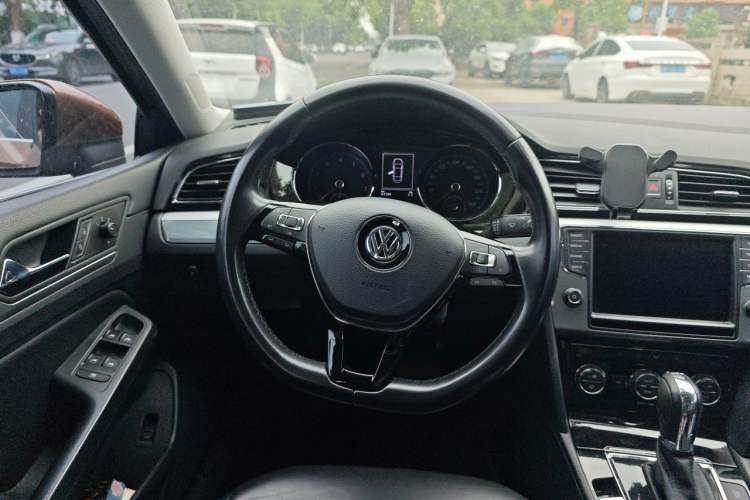 Used Volkswagen Lamando 2017 280TSI DSG Comfort Edition Steering Wheel