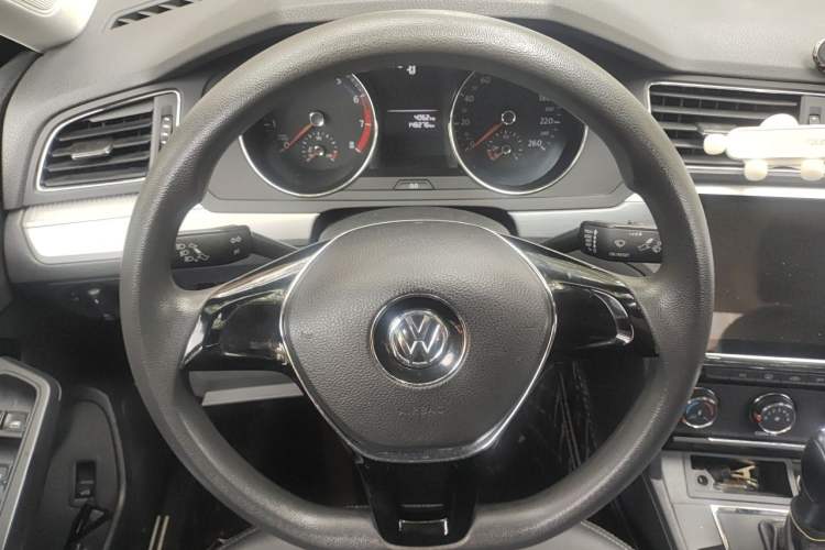 Used Volkswagen Lamando 2017 230TSI DSG Fashion Edition Steering Wheel