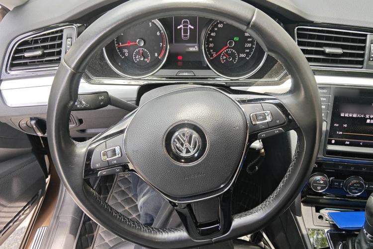 Used Volkswagen Lamando 2017 280TSI DSG Comfort Edition Steering Wheel