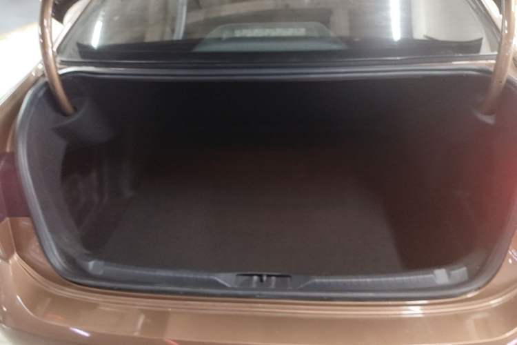 Used Volkswagen Lamando 2017 230TSI DSG Fashion Edition Trunk
