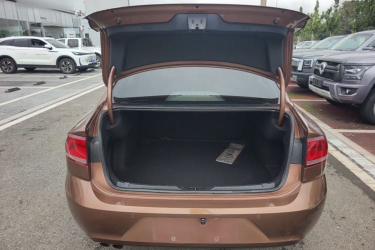 Used Volkswagen Lamando 2017 230TSI DSG Fashion Edition Trunk