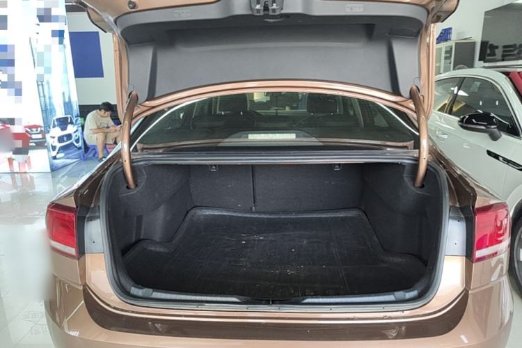 Used Volkswagen Lamando 2017 280TSI DSG Comfort Edition Trunk
