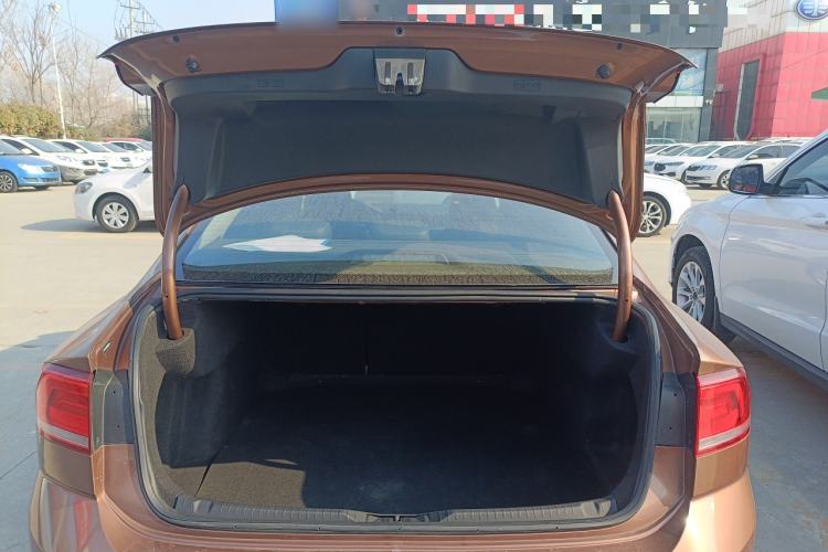 Used Volkswagen Lamando 2017 280TSI DSG Comfort Edition Trunk