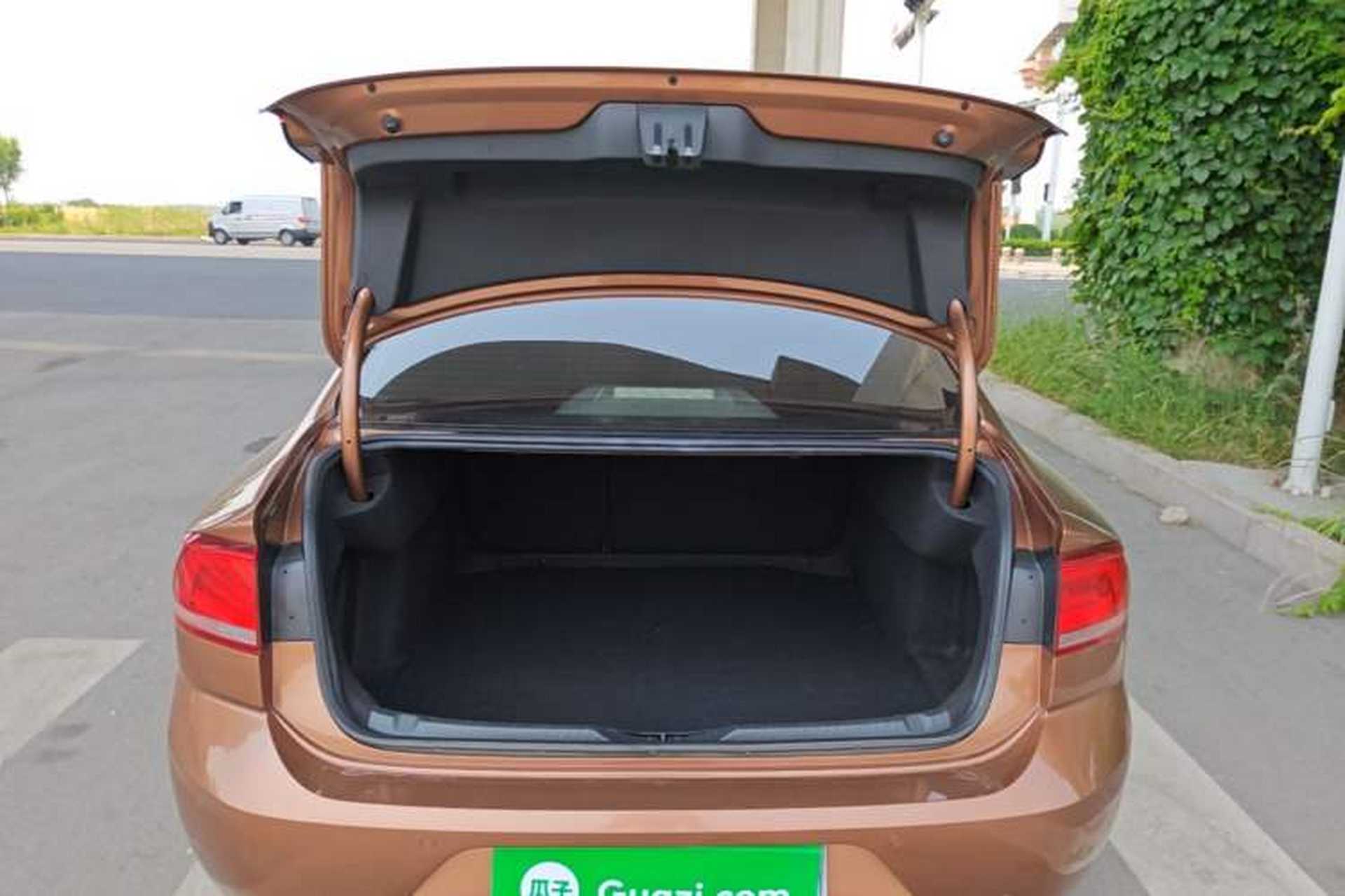 Used Volkswagen Lamando 2017 230TSI DSG Fashion Edition Trunk