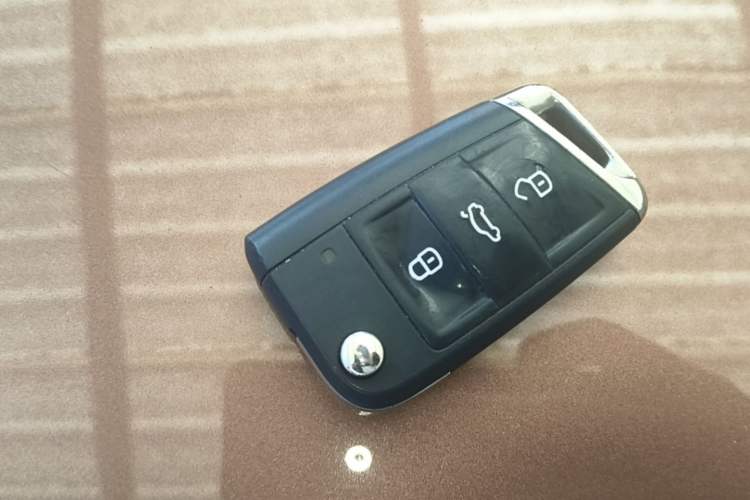 Used Volkswagen Lamando 2017 230TSI DSG Fashion Edition Vehicle Key