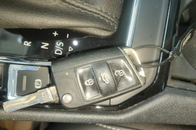 Used Volkswagen Lamando 2017 280TSI DSG Comfort Edition Vehicle Key