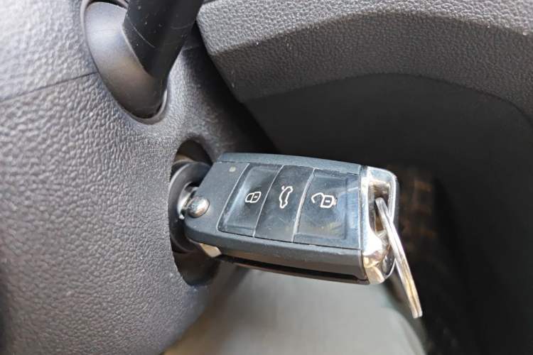 Used Volkswagen Lamando 2017 230TSI DSG Fashion Edition Vehicle Key