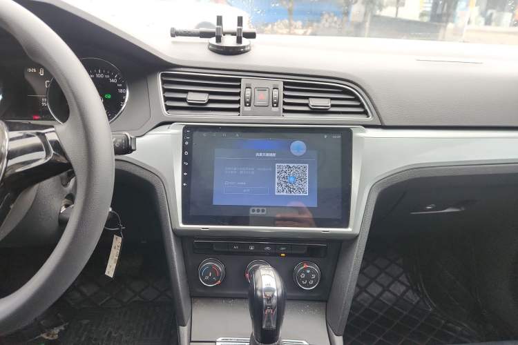 Used Volkswagen Lamando 2017 230TSI DSG Fashion Edition Audio And AC Panel
