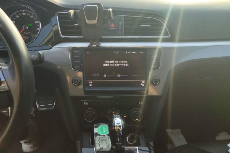 Used Volkswagen Lamando 2017 280TSI DSG Comfort Edition Audio And AC Panel