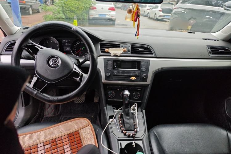 Used Volkswagen Lamando 2017 230TSI DSG Fashion Edition Center Console