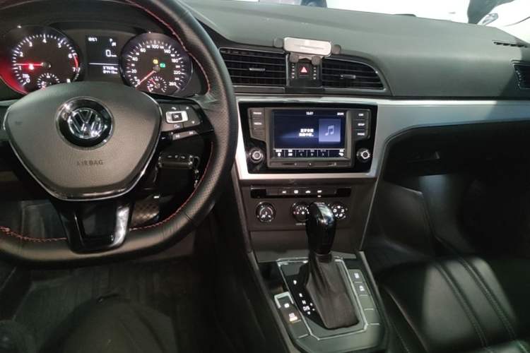 Used Volkswagen Lamando 2017 230TSI DSG Fashion Edition Center Console