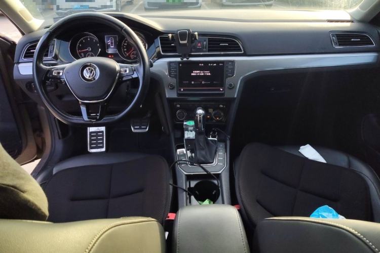 Used Volkswagen Lamando 2017 280TSI DSG Comfort Edition Center Console