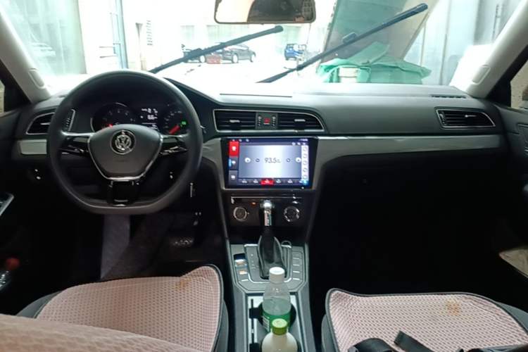 Used Volkswagen Lamando 2017 230TSI DSG Fashion Edition Center Console