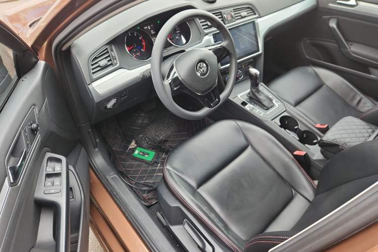 Used Volkswagen Lamando 2017 230TSI DSG Fashion Edition Driver Seat