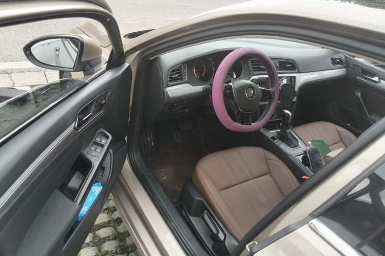 Used Volkswagen Lamando 2017 230TSI DSG Fashion Edition Driver Seat