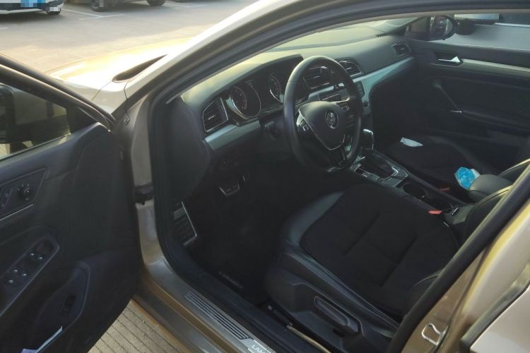 Used Volkswagen Lamando 2017 280TSI DSG Comfort Edition Driver Seat