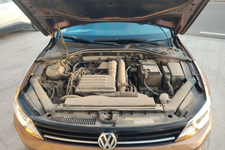Used Volkswagen Lamando 2017 230TSI DSG Fashion Edition Engine Bay