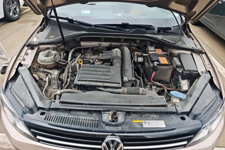 Used Volkswagen Lamando 2017 230TSI DSG Fashion Edition Engine Bay