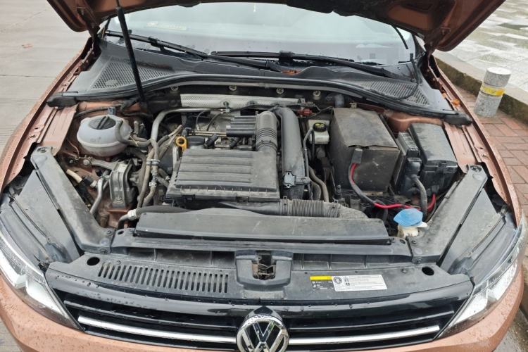 Used Volkswagen Lamando 2017 230TSI DSG Fashion Edition Engine Bay