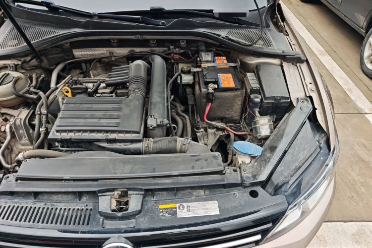 Used Volkswagen Lamando 2017 230TSI DSG Fashion Edition Engine Bay Left