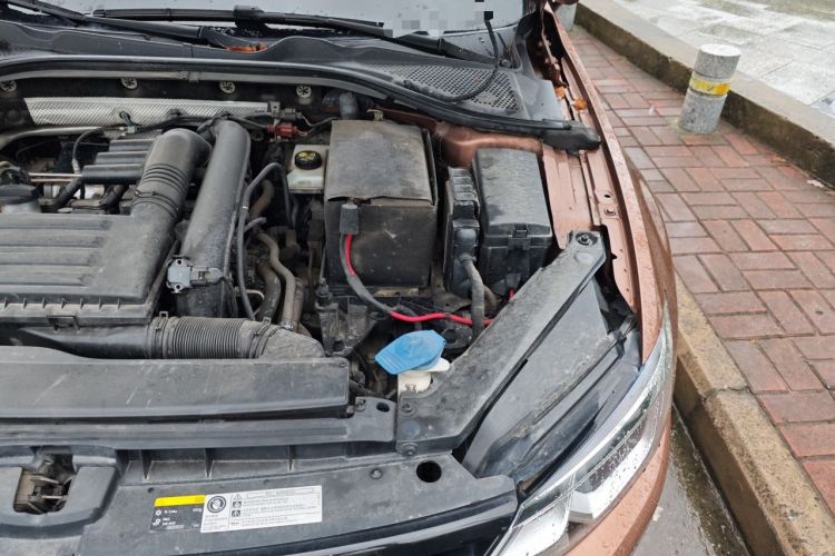 Used Volkswagen Lamando 2017 230TSI DSG Fashion Edition Engine Bay Left