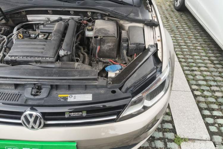 Used Volkswagen Lamando 2017 230TSI DSG Fashion Edition Engine Bay Left