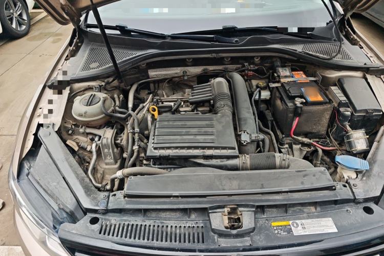 Used Volkswagen Lamando 2017 230TSI DSG Fashion Edition Engine Bay Right