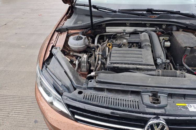 Used Volkswagen Lamando 2017 230TSI DSG Fashion Edition Engine Bay Right