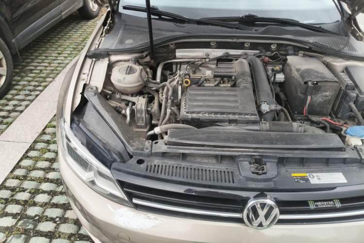 Used Volkswagen Lamando 2017 230TSI DSG Fashion Edition Engine Bay Right