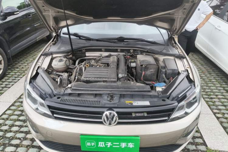 Used Volkswagen Lamando 2017 230TSI DSG Fashion Edition Engine Bay
