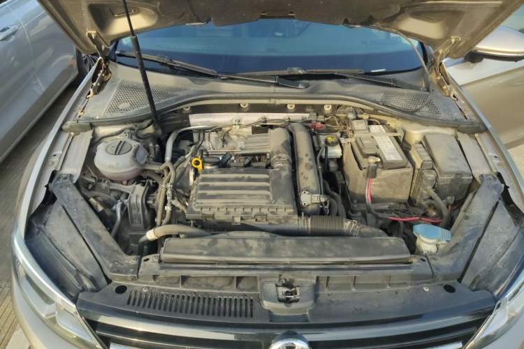 Used Volkswagen Lamando 2017 280TSI DSG Comfort Edition Engine Bay