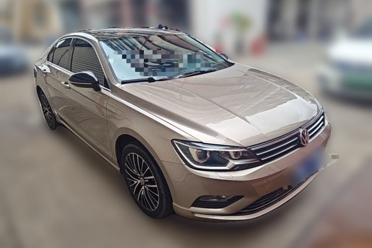 Used Volkswagen Lamando 2017 280TSI DSG Luxury Edition Front Right 45 Deg