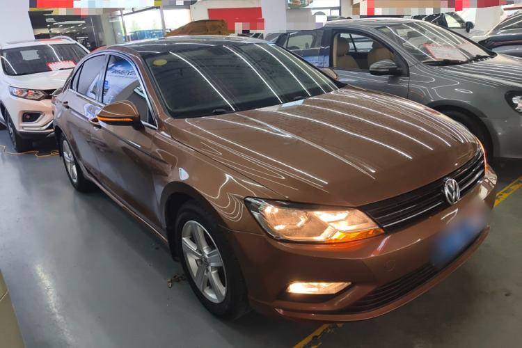 Used Volkswagen Lamando 2017 230TSI DSG Fashion Edition Front Right 45 Deg