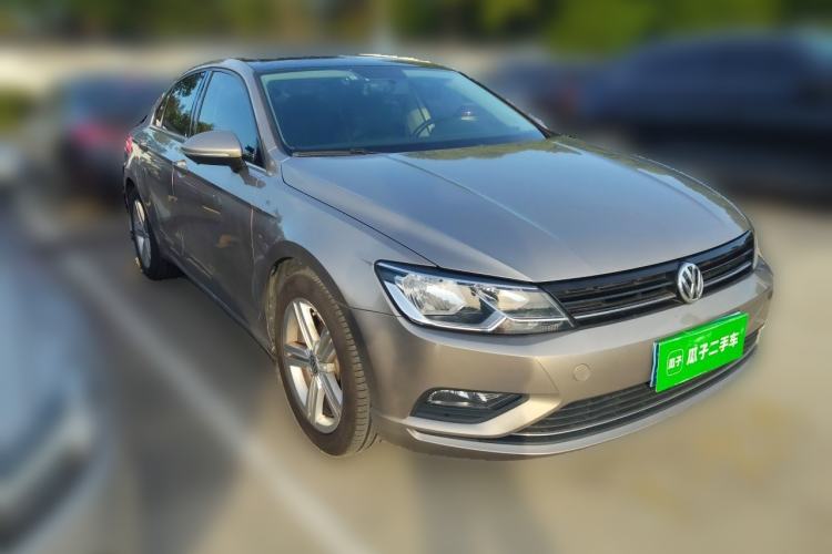 Used Volkswagen Lamando 2017 280TSI DSG Comfort Edition Front Right 45 Deg
