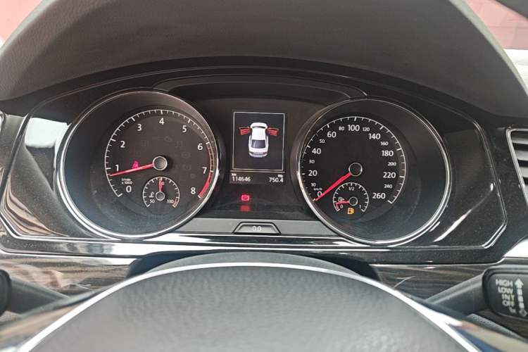 Used Volkswagen Lamando 2017 280TSI DSG Luxury Edition Instrument Cluster