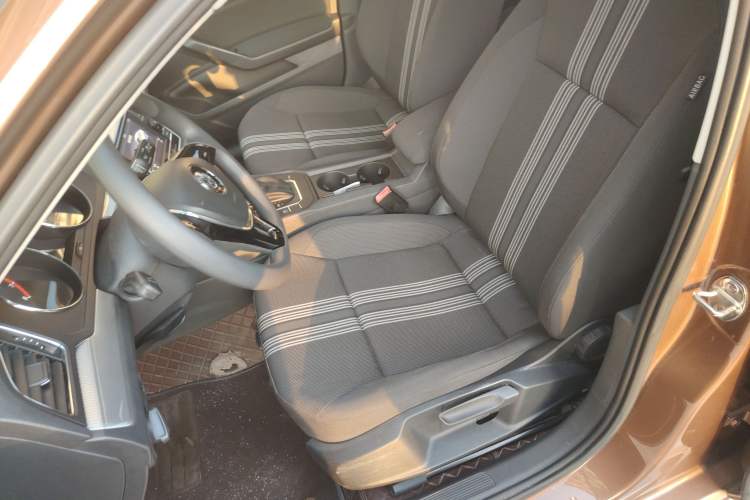 Used Volkswagen Lamando 2017 230TSI DSG Fashion Edition Left Front Seat