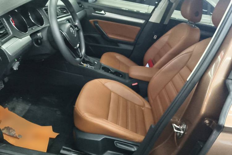 Used Volkswagen Lamando 2017 230TSI DSG Fashion Edition Left Front Seat