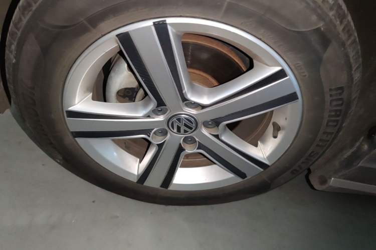 Used Volkswagen Lamando 2017 230TSI DSG Fashion Edition Left Front Wheel Hub