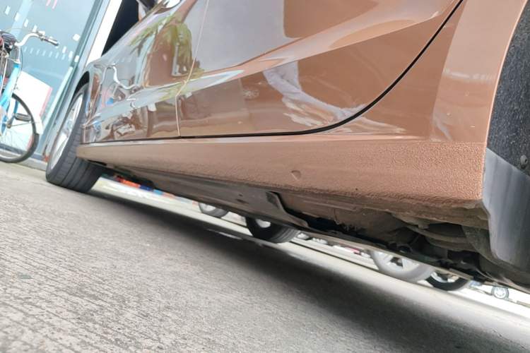 Used Volkswagen Lamando 2017 280TSI DSG Comfort Edition Left Side Sill