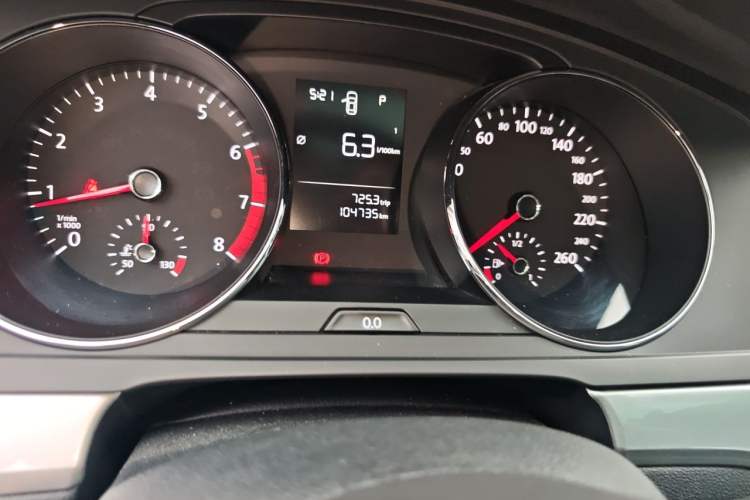 Used Volkswagen Lamando 2017 230TSI DSG Fashion Edition Odometer Close Up