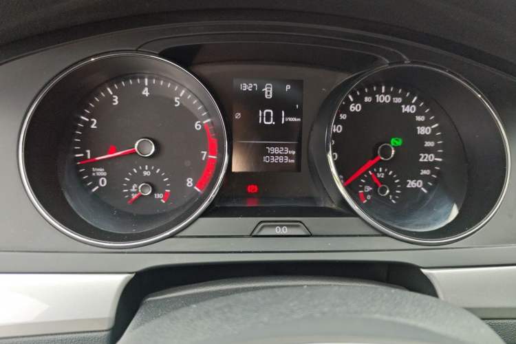 Used Volkswagen Lamando 2017 230TSI DSG Fashion Edition Odometer Close Up