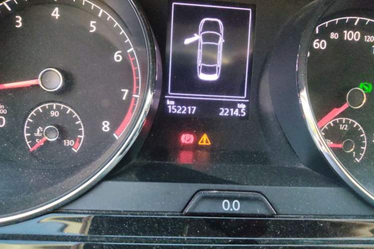 Used Volkswagen Lamando 2017 280TSI DSG Comfort Edition Odometer Close Up