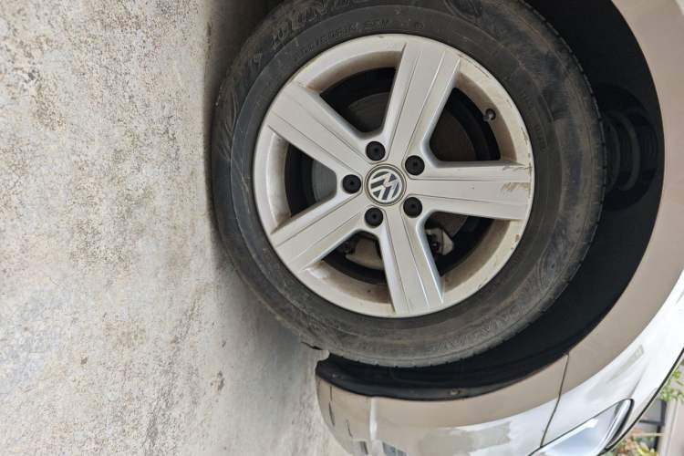 Used Volkswagen Lamando 2017 230TSI DSG Fashion Edition Right Front Wheel Hub